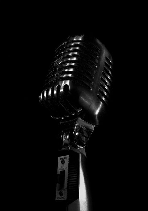 Black And White Music Photography, Black Microphone Aesthetic, Jazz Astethic, Vintage Microphone Aesthetic, Black And White Music Aesthetic, Black And White Aesthetic Music, Black And White Microphone, Music Notes Aesthetic, Singing Poster