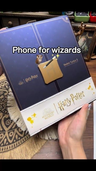 Harry potter phone unboxing#unboxing #harrypotter #giftidea #hogwarts #magic #wizard #potterhead Check more at https://blogdoarmindo.com.br/harry-potter-phone-unboxingunboxing-harrypotter-giftidea-hogwarts-magic-wizard-potterhead/ Gifts For Potterheads, How To Make Harry Potter Stuff, Harry Potter Things To Buy, Magic Wand Harry Potter, Harry Potter Stuff, Harry Potter Activities, Phone Craft, Harry Potter Phone, Harry Potter Accessories