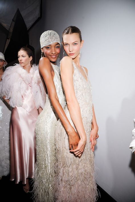 There was an air of the Roaring Twenties across the spring/summer 2012 catwalks Gatsby Party Outfit, Gatsby Outfit, Look Gatsby, Roaring 20s Fashion, Gatsby Look, Great Gatsby Fashion, Gatsby Style, Gatsby Wedding, 20s Fashion