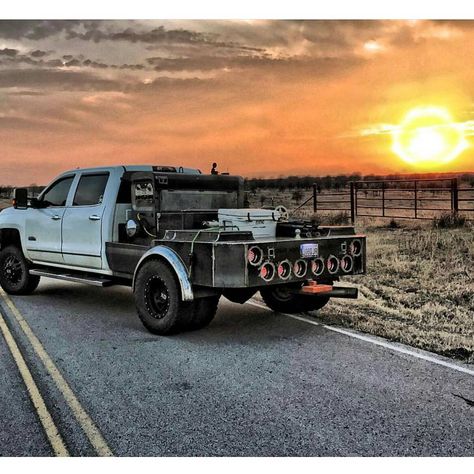 Rig Welder, Welding Trucks, Welding Beds, Welding Rig, Welding Rigs, Custom Truck Beds, Truck Flatbeds, Truck Mods, Welding And Fabrication