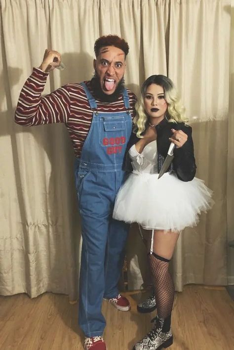 Chucky Couples Halloween Costume, Chucky Couple Costume, Double Couple Halloween Costumes, Horror Couples Costumes, Girlfriend Costumes, Chucky Halloween Costume, Bride Of Chucky Costume, Easy Couple Halloween Costumes, Easy Couples Costumes