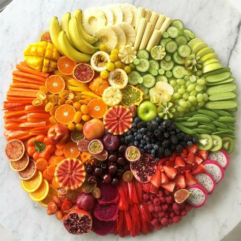 Amazing Fruit Platter, Vegan Grazing Platter, Rainbow Platter, Grazing Platter, Amazing Food Platters, Fruit Platter Designs, Snack Platter, Food Catering, Charcuterie Inspiration