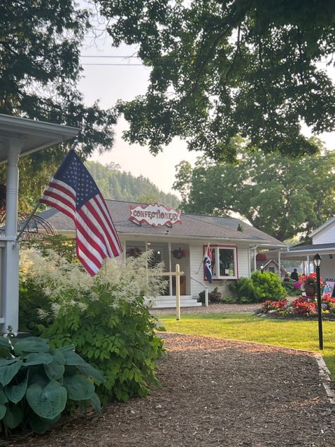 Midwest Mom Aesthetic, Door County Wisconsin Aesthetic, Summer Americana Aesthetic, Summer Midwest Aesthetic, Summer In The Midwest, Midwest Country Aesthetic, Door County Aesthetic, Mid West Aesthetic, Midwestern Summer Aesthetic