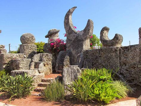 Coral Castle - Crystalinks Earth Grid, Coral Castle, Crazy Houses, Florida City, Bermuda Triangle, Egyptian Pyramids, Ancient Aliens, Futuristic Architecture, Sound Waves