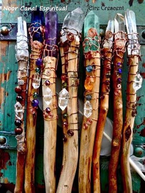 Pagan Crafts, Witchy Crafts, Witch Aesthetic, Witchy Woman, Crystal Wand, Witchy Vibes, Magic Wand, Walking Sticks, Dragon Age