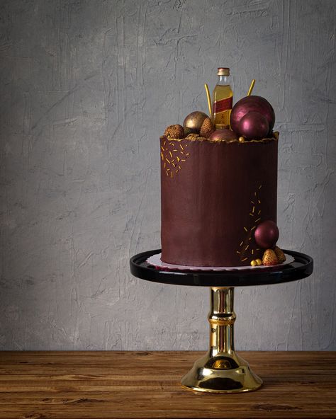 Johnny Walker Cake, Burgundy Birthday Cake, Birthday Cake Wine, Burgundy Cake, Burgundy Birthday, Cake With Fresh Strawberries, Praline Cake, Johnny Walker, 70th Birthday Cake