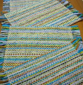 Diy Placemats Fabric, How To Make Placemats, Handwoven Placemats, Weave Placemats, Rustic Placemats, Diy Placemats, Diy Kitchen Projects, How To Weave, Willow Weaving