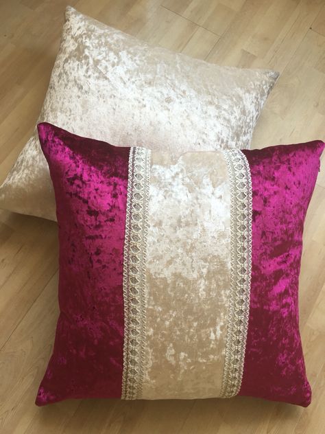 Pink cream Fancy Cushion Covers Ideas, Fancy Pillows, Fancy Cushions, Bow Pillows, Indian Cushions, Bed Cover Design, Designer Bed Sheets, Creative Pillows, Pillows Decorative Diy