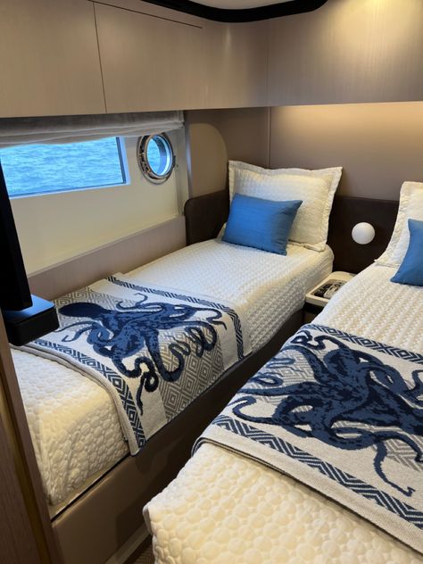 Sailing Catamaran Interior, Yacht Room Interior, Boat Interior Design Cabins, Boat Cabin Interior Ideas, Small Yacht Interior, Boat Interior Ideas Cabins, Boat Decorating Ideas Interiors, Yatch Interiors, House Boat Interior