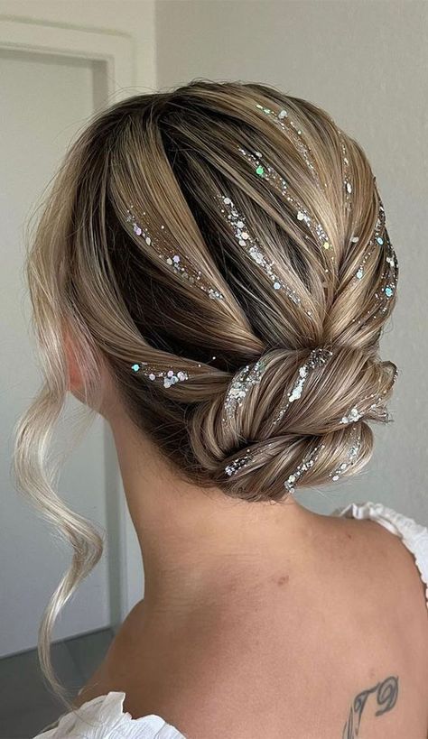 Prom Hair Updo Medium Length, Long Curly Hairstyles For Prom, Concert Hair, Matric Dance, Formal Hair, Prom 2024, 2024 Prom, Vlasové Trendy, Christmas Hairstyles