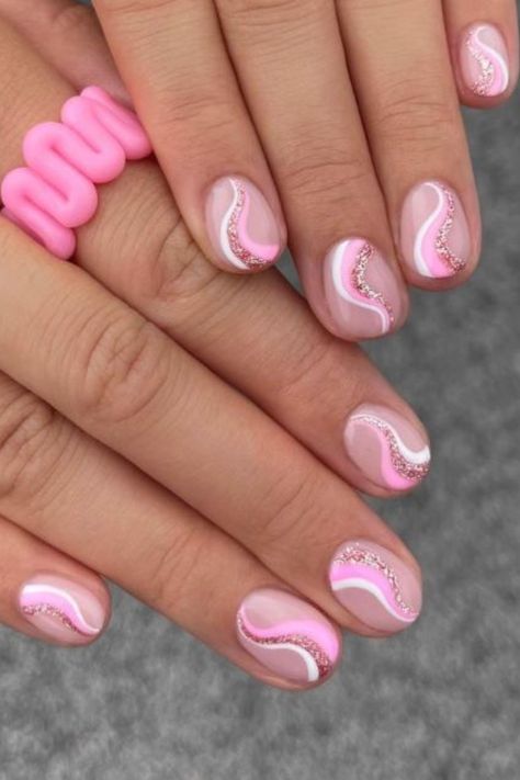 Check out some gorgeous short nail designs whether you want to DIY your own or go to the salon, this post is packed with inspo for you! Do It Yourself Nails, Teen Nails, Simple Gel Nails, Summery Nails, Cute Gel Nails, Fake Nail, Nagel Inspo, Short Acrylic Nails Designs, Dipped Nails