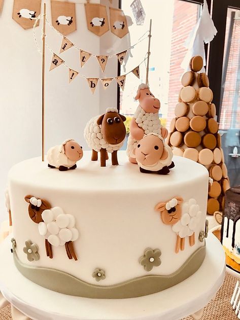 Sheep Cake Ideas, Lamb Baby Shower Theme, Shaun The Sheep Cake, Aid Adha, Sheep Party, Sheep Cupcakes, Barnyard Cake, Sheep Cake, Half Birthday Cakes