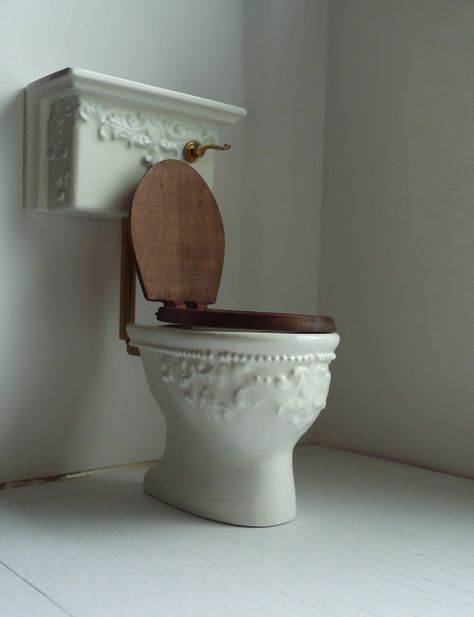 Dollhouse Bathroom, Dollhouse Tutorials, Victorian Bathroom, Miniature Diy, Barbie House, Barbie Furniture, Miniature Furniture, Dream House Decor, Beautiful Bathrooms