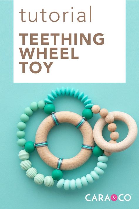 Diy Teething Toys, Diy Teething Ring, Sensory Diy, Diy Crafts Keychain, Diy Teethers, Pram Charms, Beaded Pacifier Clip, Baby Gifts To Make, Baby Crafts Diy