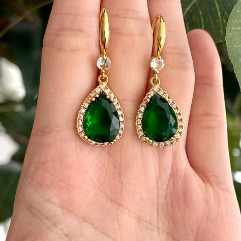 Emerald Teardrop Earrings, Gold Emerald Dangle Drop Earrings, Emerald Green Earrings, Gold Lace Earrings, Handmade Vintage Style Earrings - Etsy Handmade Wedding Jewellery, Teardrop Earrings Gold, Emerald Earrings Drop, Emerald Green Earrings, Earrings Emerald, Jewel Wedding, Vintage Style Earrings, Lace Earrings, Royal Style