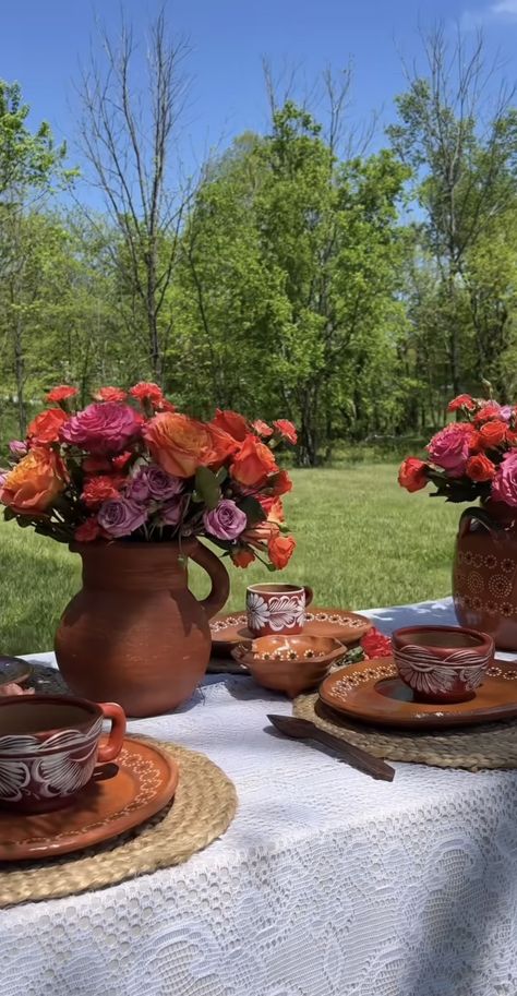 Modern Mexican Fiesta Decor, Mexican Wedding Bride And Groom Table, Fiesta Mexicana Table Decor, Mexican Wedding Treat Table, Hacienda Style Table Decor, Red Mexican Wedding Theme, Traditional Mexican Decorations, Cantarito Centerpiece Flowers, Talavera Wedding Bridesmaids