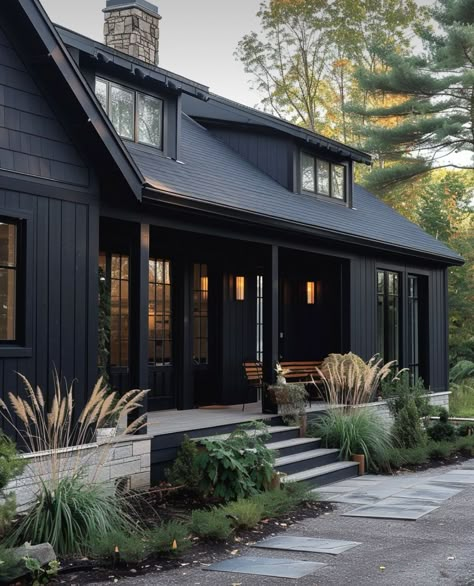 Unique Exterior Design, Black And Green House, Black And White Exterior House, Dark Exterior House Colors, Dark Exterior House, Dark Blue House Exterior, Black Home Exterior, Home Exterior Ideas, Black Cottage