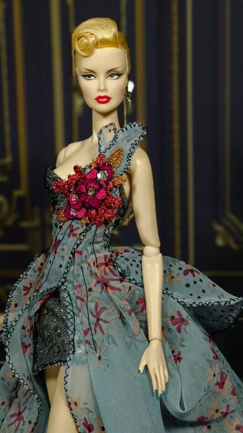 Amon Design Gown Outfit Dress for Fashion Royalty, FR, FR2, Doll | eBay Veil Scarf, Celebrity Barbie Dolls, Vintage Barbie Dress, Design Gown, Gown Outfit, Doll Necklace, Barbie Wardrobe, Gowns Dresses Elegant, Glamour Dolls