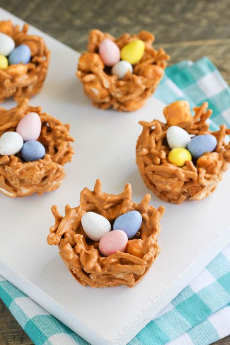 Butterscotch Haystacks, Crunch Brownies, Birds Nest Cookies, Easter Birds Nest, Vanilla Brownies, Haystacks Recipe, Easter Magic, Snack Basket, Easter Egg Candy