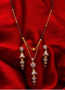 Buy Mangalsutra Stone Work in Gold Online Mangalsutra Set, Black Beads Mangalsutra, Black Beads Mangalsutra Design, Diamond Mangalsutra, Diamond Pendent, Gold Jewelry Simple Necklace, Gold Mangalsutra Designs, Jewelry Set Design, Gold Mangalsutra