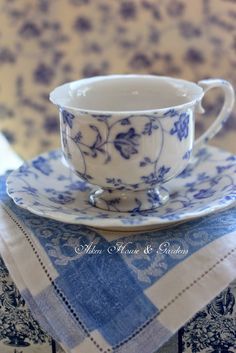 Blue Cottage, House Gardens, Pretty China, White Dishes, Blue And White China, White China, My Cup Of Tea, Tea Cups Vintage, China Patterns