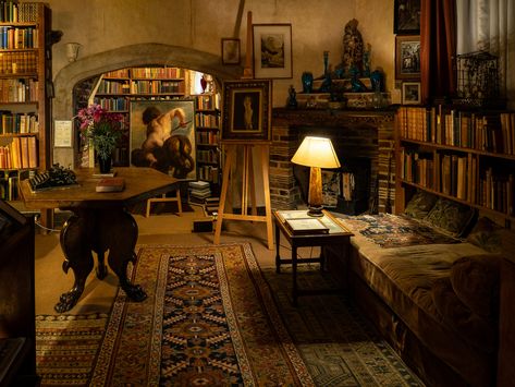 https://flic.kr/p/28WT533 | Vita Sackville-West's Writing Room, Sissinghurst Castle, Sissinghurst | Located on the first floor of the castle tower, this room is where Vita did most of her writing at night, after spending her day working in the gardens surrounding the tower.  Vita allowed very few people into her "sacrosanct space".  The portrait on the easel is of Vita's lover, Violet Trefusis. Sissinghurst Castle, Writing Room, Porte Cochere, Castle Tower, Aesthetic Rooms, Dream Room Inspiration, Dream House Interior, Decoration Inspiration, House Room