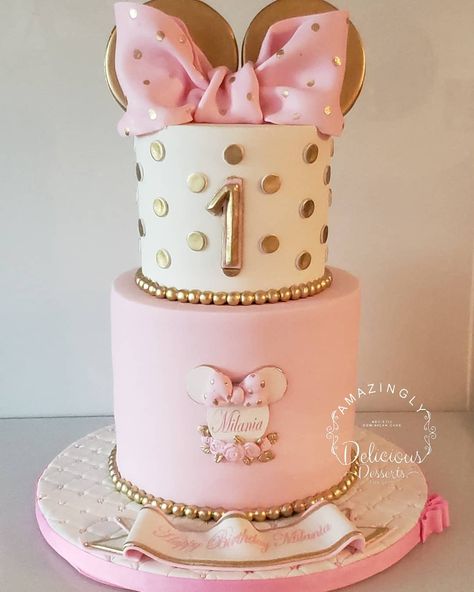 1st Birthday Cake For Girls Simple, Minnie Mouse Flower Centerpieces, Mini Mouse Birthday Cakes Ideas, Minnie Smash Cake, Pastel Mini Mouse, Minnie First Birthday Party, Pastel Minnie Mouse Rosa, First Birthday Girl Minnie Mouse, Minnie Mouse Tea Party Birthday