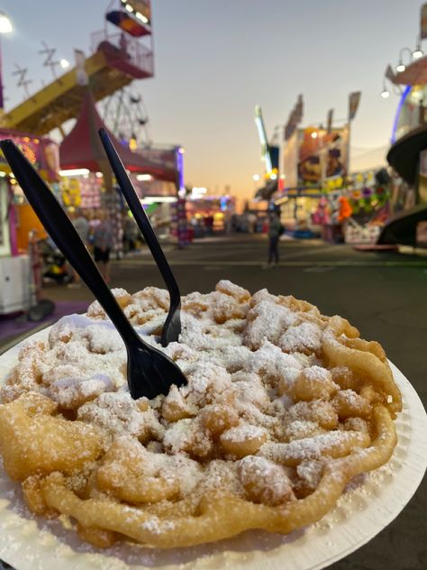 Funnel Cake Photography, Funnel Cake Aesthetic, State Fair Aesthetic, Bf Mood, Fair Pictures, State Fair Food, Board Pictures, Carnival Food, Herbalife Recipes