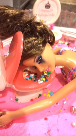 21st birthday barbie drunk/hungover cake! Unhinged Barbie, 21st Birthday Barbie, Hungover Aesthetic, Barbie Night, College Party Aesthetic, Barbie Mood, Drunk Memes, Drunk Party, Ladies Night Party