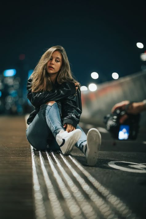 Night Photography Portrait, Street Photography Model, Urban Photography Portrait, Night Street Photography, Street Fashion Photoshoot, Street Photography Portrait, Downtown Photography, Night Portrait, Portrait Photography Women