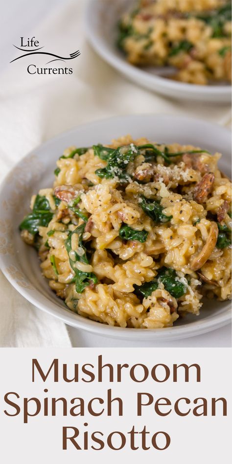 Risotto Vegetarian, Vegetarian Main Dish, Mushroom Spinach, Vegetarian Christmas, Vegetarian Main Dishes, Holiday Meals, Risotto Recipes, Vegetarian Dinner, Mushroom Recipes