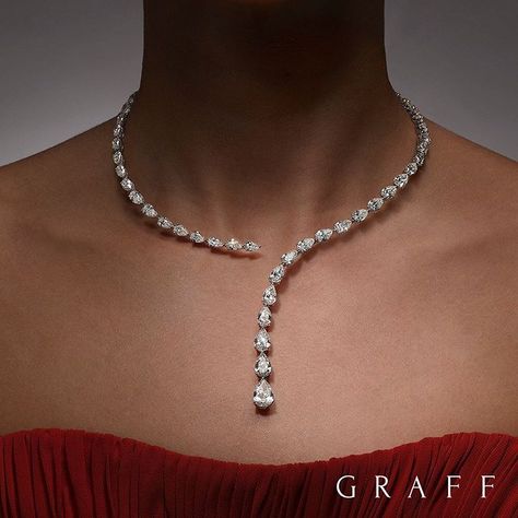 Scintillating Simplicity Graff has access to an incredible array of exceptional stones, and so has a unique design process, in which the stone itself provides the inspiration.  A magnificent showcase of such a design is this beautiful diamond necklace incorporating more than 40 carats of the finest diamonds. A graduating line of pear shape diamonds, effortlessly lead the eye to a beautiful, single pear shape drop. #GraffDiamonds #DiamondNecklace #HighJewellery #OneOfAKind Graff Jewelry Necklaces, Graff Jewelry Set, Graff Diamond Necklace, Graff High Jewelry, Graff Jewellery, Graff Necklace, Graff Jewelry, Beautiful Diamond Necklace, Graff Diamonds