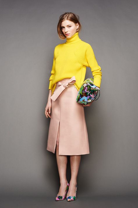 The Top 5 Looks We're Bookmarking from J.Crew's New Collection Jcrew Fall, Moda Do Momento, Fall 2015 Style, Fashion Week 2015, Ny Fashion, Runway Dresses, Mode Chic, Looks Street Style, Yellow Sweater