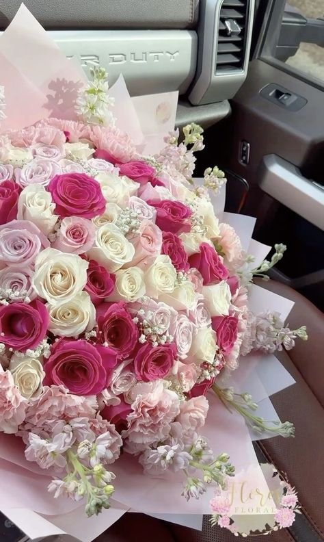 Pink And White Flower Bouquet, Ramos Aesthetic, Pink Bouquet Flowers, White And Pink Bouquet, Pretty Flower Bouquet, Pretty Bouquet Of Flowers, Pink Flowers Bouquet, Flores Pink, Flores Aesthetic