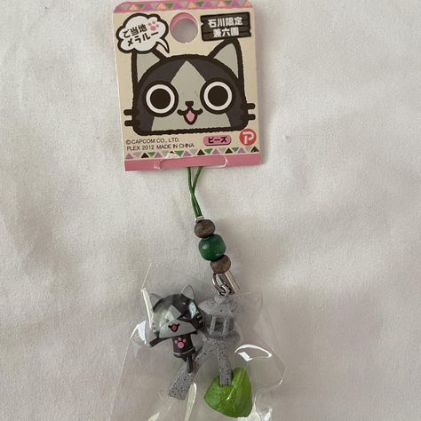 RARE MONSTER HUNTER MERARU GOTOCHI CHARM🐱🐾💚 so... - Depop Giko Neko, Gotochi Charms, Dust Particles, Girl Dinner, Monster Hunter, Keychains, So Cute, Hobbies, Ash