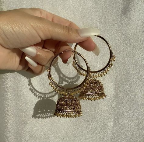 Gold Jhumka Earrings beautiful for every occasion Round Jhumka Earrings, Ring Jhumka Earrings, Jhumki Aesthetic, Heavy Jewellery Designs, Jhumkey Aesthetic, Desi Jewelry Aesthetic, Jhumka Earrings Aesthetic, Indian Earrings Aesthetic, Jumkis Indian Jewelry