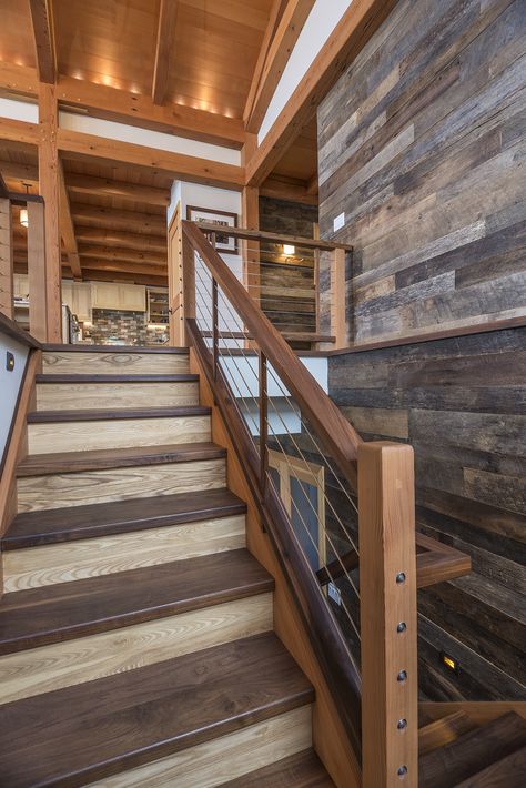 Cable Stair Railing, Diy Stair Railing, Loft Railing, Basement Stairs Ideas, Farmhouse Stairs, Rustic Staircase, Stairs Railing, Rustic Stairs, Hardwood Stairs