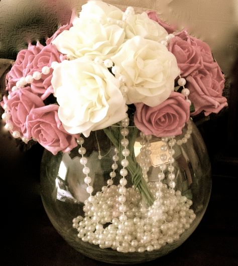 Vase With Pearls And Flowers, Pastel And Pearls Theme, Fish Bowl Diy Decor, Pink And Pearl Centerpieces, Pearl And Flower Centerpieces, Rose Gold And Pearls Decorations, Pearl Flower Arrangements, Pink And Pearls Birthday Party, Pearl Event Decor