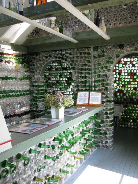 Bottled House - Prince Edward Island Bottle Sculpture, Wine Bottle Trees, Wine Bottle Garden, Pei Canada, Bottle Trees, Bottle House, House Cafe, Crazy House, Bottle Tree