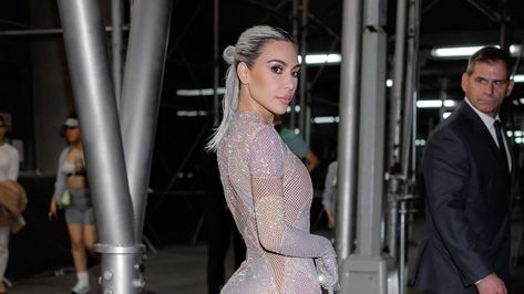 Kim Kardashian’s latest updo—dreamed up by hairstylist Chris Appleton—is practically effortless Chris Appleton, Easy Updos, Amazon Prime Video, How Many People, Wet Look, Popular Culture, Blackpink Jennie, Kim Kardashian, Front Row