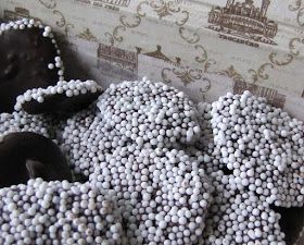 Nonpareils Recipe, Chocolate Nonpareils, Homemade Dark Chocolate, Christmas Treats Boxes, Bakers Gonna Bake, Christmas Homemade, Homemade Candy, Snow Caps, Homemade Candies