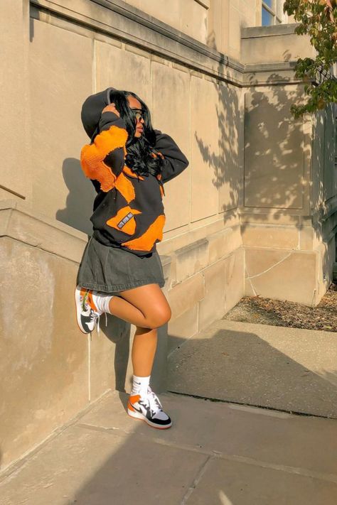 Nike mini skirt black hoodie Mini Skirt Black, Skirt Black, Black Hoodie, Fashion Inspiration, Mini Skirt, Mini Skirts, Street Style, Nike, Skirt