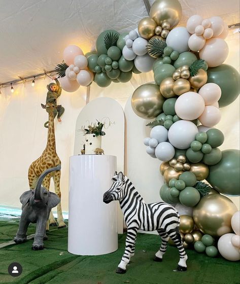 Green Balloon Garland, Safari Birthday Party Decorations, Jungle Balloons, Gold Garland, Jungle Safari Birthday, 1st Birthday Party Decorations, Wild One Birthday Party, Pastel Balloons, Safari Birthday Party