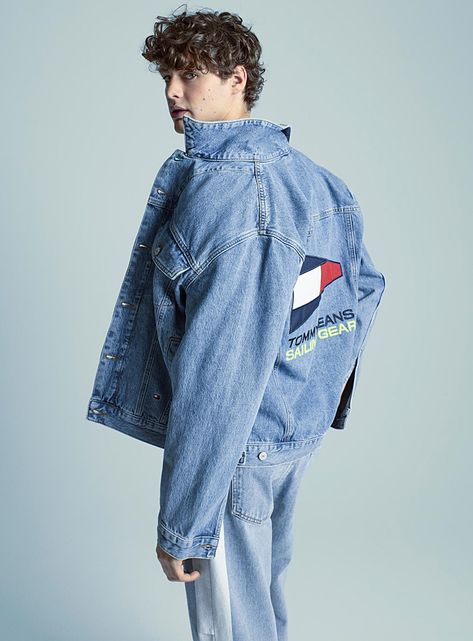 Jacket Photoshoot Ideas Men, Denim Jacket Photoshoot, Jacket Poses, Mens Posing, Denim Fashion Photography, Photoshoot Studio Ideas, Iphone Image, Denim Photoshoot, Look 80s