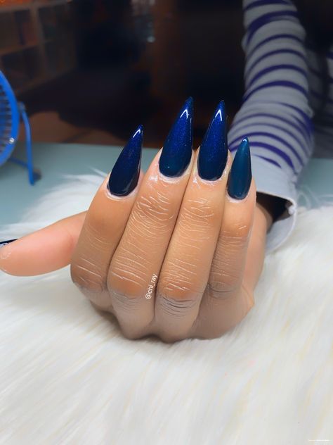 Safire Blue Nails, Midnight Blue Nails Matte, Pointy Blue Nails, Blue Stelito Nails, Blue Fall Nails 2022, Russian Navy Nails, Navy Blue Stiletto Nails, Dark Blue Stiletto Nails, Blue Nails Stiletto