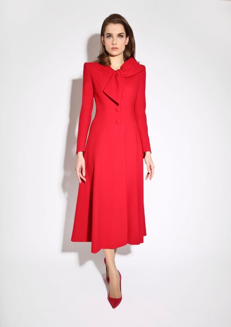 Beau Tie – Catherine Walker Princesa Anne, Princess Kate Style, Roland Mouret Dress, Catherine Walker, Bow Fashion, Middleton Style, Royal Outfits, Red Coat, Princess Kate