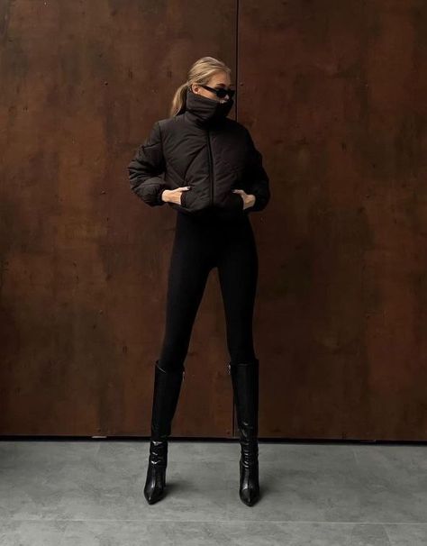 Black High Boots Outfit, Styling Black Leggings, Boot Leggings Outfit, High Boots Outfit Winter, Black Knee High Boots Outfit, Long Boots Outfit, Heels Boots Outfit, High Heel Boots Outfit, Outfits Styling