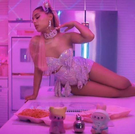 Ariana Vogue, Asian Icon, Ariana Grande 7 Rings, Trend Aesthetic, Frankie Grande, Ariana Grande Music Videos, Thank U Next, Ariana Grande Outfits, Ariana Grande Style