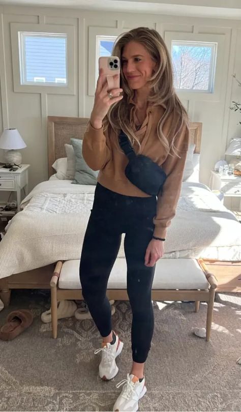 Fall Athletic Outfits, Athletic Wear Outfits, Bell Workout, Athleisure Outfits Spring, Workout Outfits Winter, Belt Bag Outfit, Spring Athleisure, Summer Workout Outfits, Outfit Street Style