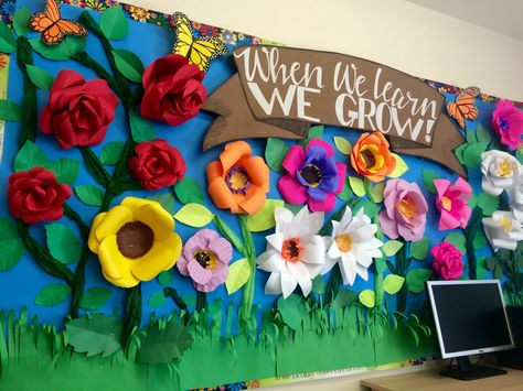 Spring bulletin board Spring Bulletin Boards Preschool, Garden Bulletin Boards, Garden Theme Classroom, Flower Bulletin Boards, Spring Bulletin, School Board Decoration, Spring Bulletin Boards, Spring Classroom, Library Bulletin Boards